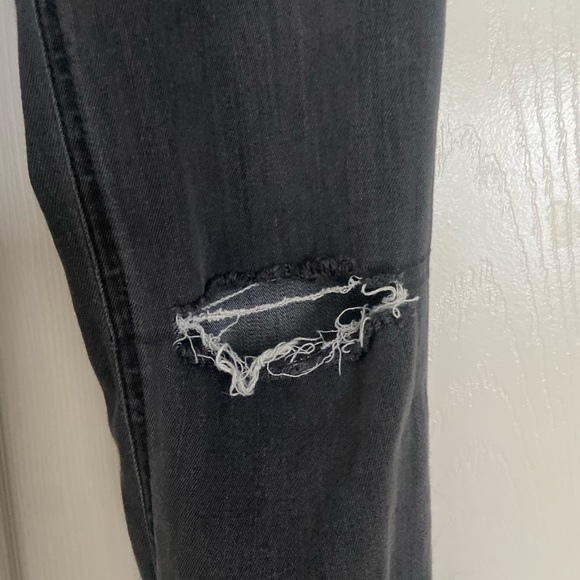 Express Jeans High Rise Black Distressed Ankle Legging, Size 4 Regular - Picture 3 of 6